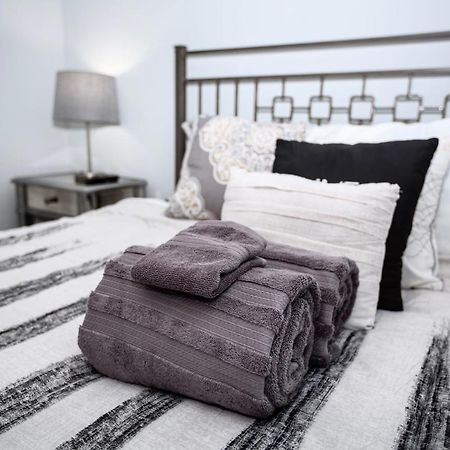Elegant 3 Bedroom Apt With Free Parking And Balcony Nashville Zewnętrze zdjęcie