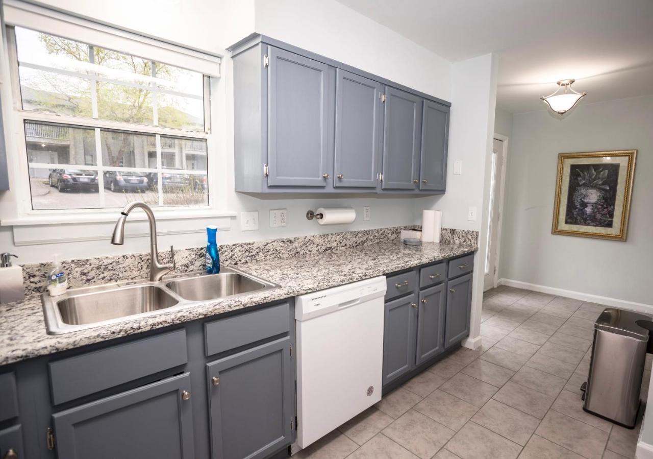 Elegant 3 Bedroom Apt With Free Parking And Balcony Nashville Zewnętrze zdjęcie